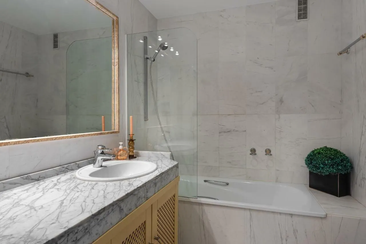 Marbella Real 421 Apartment 0*,